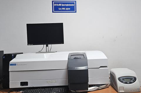 Cary5000-Uv-Vis-NIR spectrophotometer Spectrophotometer