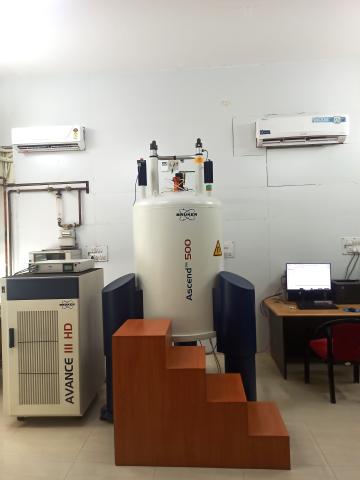 500 MHz Bruker AVANCE III HD NMR spectrometer 