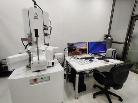 Dual Vacuum HR Scanning Electron Microscope